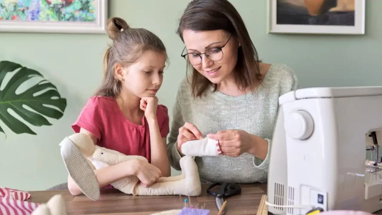 Qué contenido incluir en un curso de costura para niños